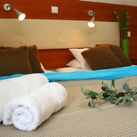 Venus Hotel 2*